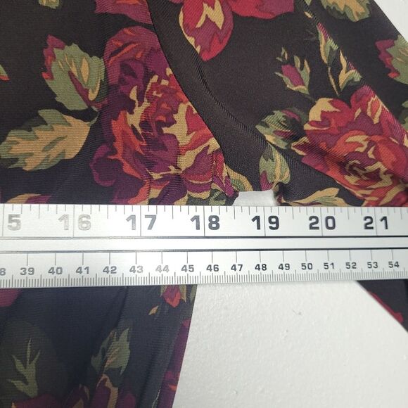 Chaps dark romantic floral wrap style v neck moody top size medium - Picture 4 of 5